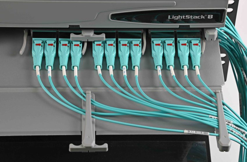  Siemon Launches LightStack and LightStack 8